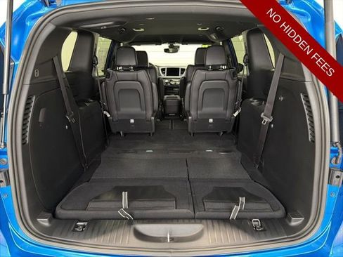 New 2026 Chrysler Pacifica Select w/ S Appearance Package FWD image 32