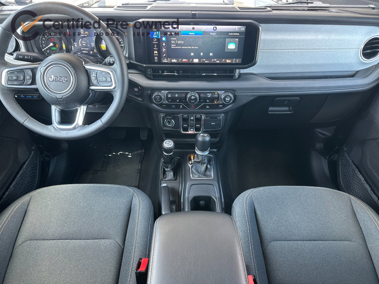 Used 2025 Jeep Wrangler Unlimited Sahara AWD/4WD image 14