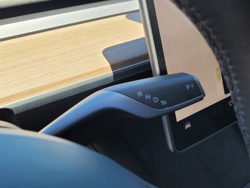 Used 2023 Tesla Model Y Long Range AWD/4WD image 24
