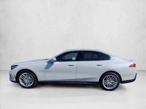Used 2024 BMW 530i xDrive w/ Convenience Package AWD/4WD image 6