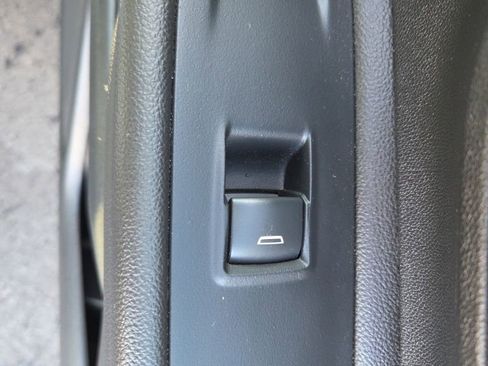 Used 2021 GMC Terrain SLT w/ LPO, Floor Liner Package image 28