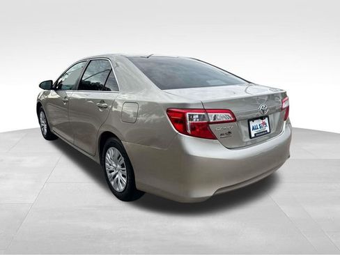 Used 2013 Toyota Camry LE image 6
