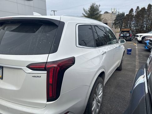 Used 2020 Cadillac XT6 Premium Luxury w/ Platinum Package image 4