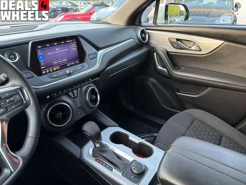 Used 2021 Chevrolet Blazer LT FWD image 17