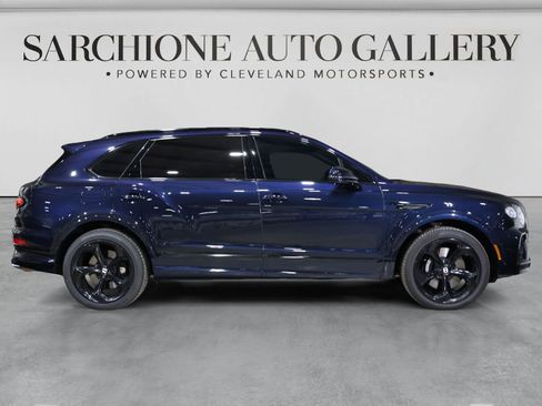 Used 2023 Bentley Bentayga Extended Wheelbase AWD/4WD image 10