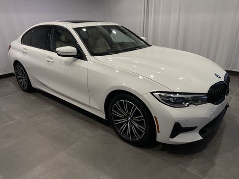 Used 2019 BMW 330i xDrive Sedan w/ Convenience Package AWD/4WD image 3