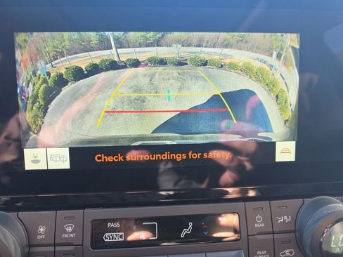 Used 2024 Toyota Grand Highlander XLE image 33