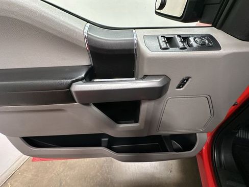 Used 2017 Ford F150 XLT image 14