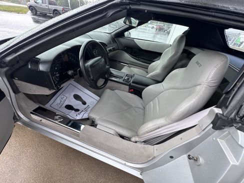 Used 1996 Chevrolet Corvette Convertible RWD image 8