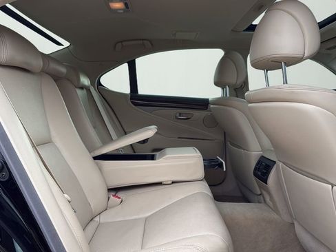 Used 2014 Lexus LS 460 image 10