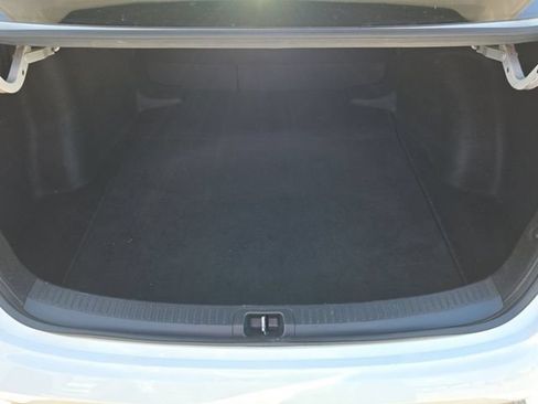 Used 2021 Toyota Corolla LE FWD image 13
