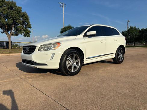 Used 2015 Volvo XC60 T6 w/ Proximity Package FWD image 2