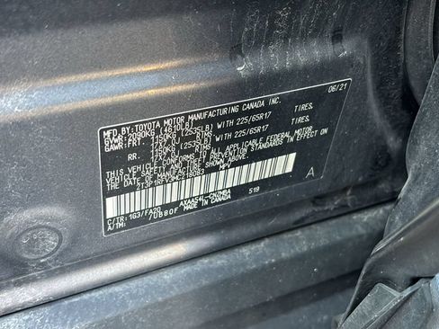 Used 2021 Toyota RAV4 XLE AWD/4WD image 33