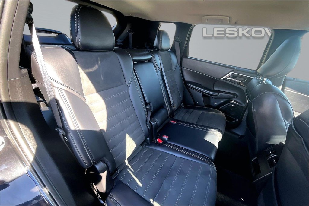 Used 2025 Mitsubishi Outlander SE AWD/4WD image 26