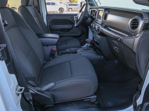 Used 2023 Jeep Wrangler Sport S image 30