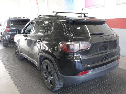 Used 2019 Jeep Compass Latitude FWD image 4