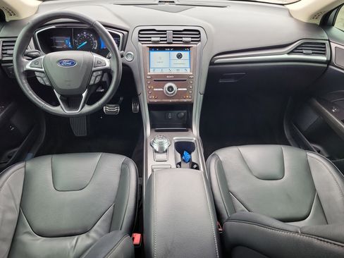 Used 2018 Ford Fusion Titanium image 9