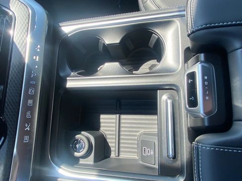 New 2026 Ford Expedition Platinum w/ Stealth Appearance Package AWD/4WD image 17