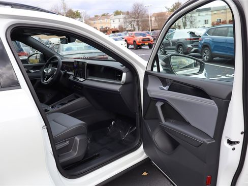 New 2026 Volkswagen Tiguan SE R-Line image 26