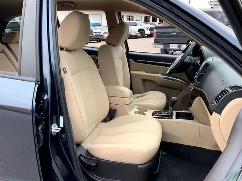 Used 2011 Hyundai Santa Fe GLS image 8