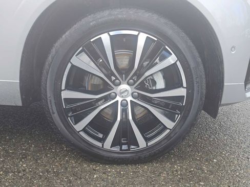 Certified 2025 Volvo XC60 B5 Plus AWD/4WD image 10