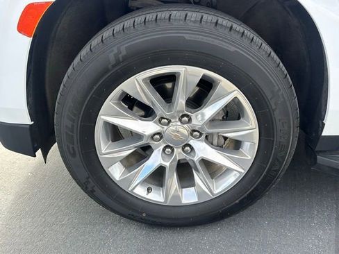 Used 2023 Chevrolet Suburban Premier AWD/4WD image 32