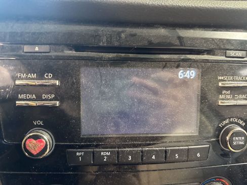 Used 2015 Nissan Rogue S w/ S Family Package image 21