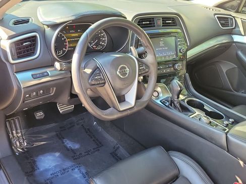 Used 2016 Nissan Maxima SR w/ Interior Lighting Package FWD image 15