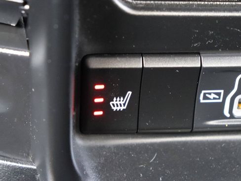 Used 2025 RAM 1500 Laramie AWD/4WD image 22