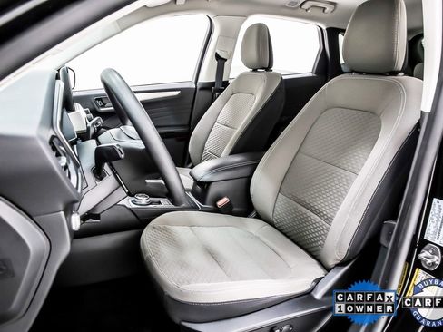 Used 2022 Ford Escape SE image 27