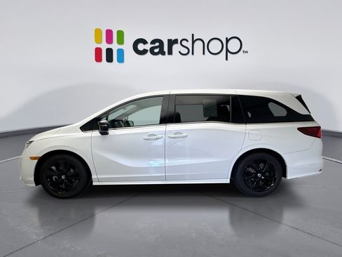 Used 2023 Honda Odyssey Sport image 2