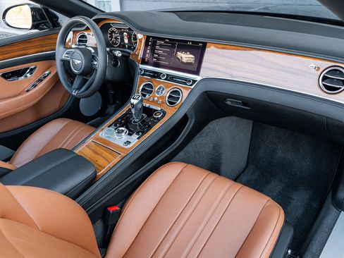 Certified 2023 Bentley Continental GT Mulliner image 2