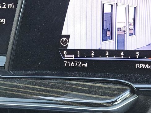 Used 2022 Cadillac Escalade Premium Luxury image 27