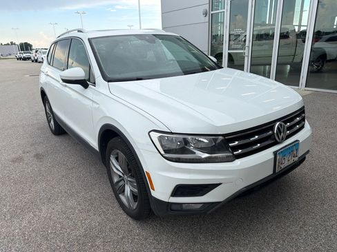 Used 2020 Volkswagen Tiguan SEL w/ Tiguan Two-Row MDO Package AWD/4WD image 5