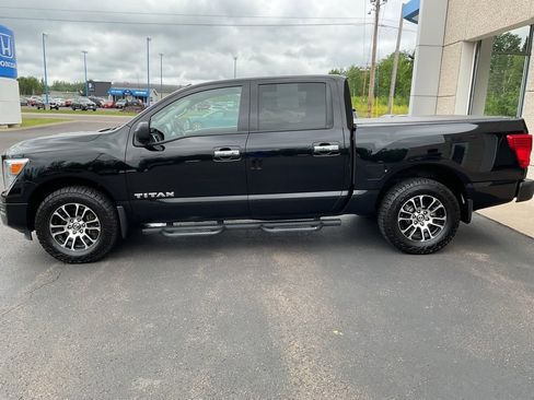 Used 2021 Nissan Titan SV w/ SV Convenience Package image 8