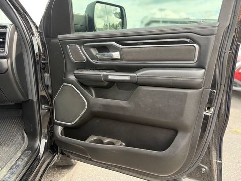 Used 2019 RAM 1500 Laramie AWD/4WD image 16