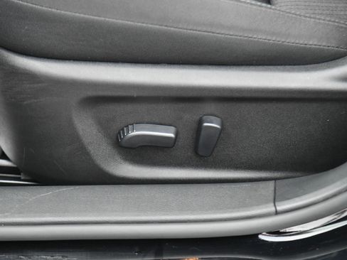 Used 2024 Nissan Altima 2.5 SV image 16