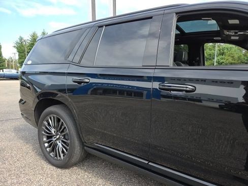 Used 2025 Cadillac Escalade Sport Platinum AWD/4WD image 35