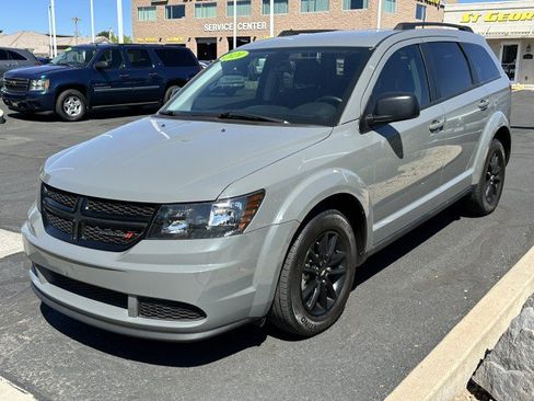 Used 2020 Dodge Journey SE w/ SE Popular Equipment Group FWD image 7