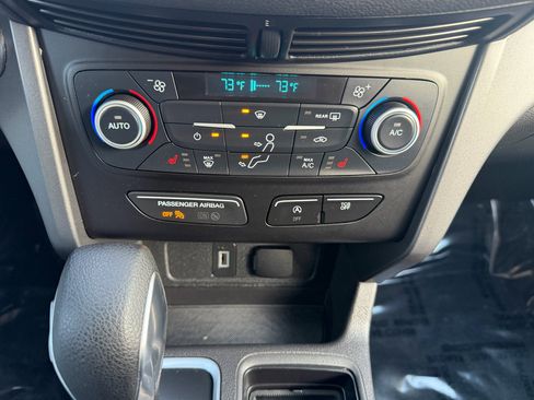 Used 2019 Ford Escape SE image 13