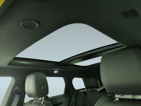 Used 2026 Land Rover Range Rover Evoque Dynamic SE image 12