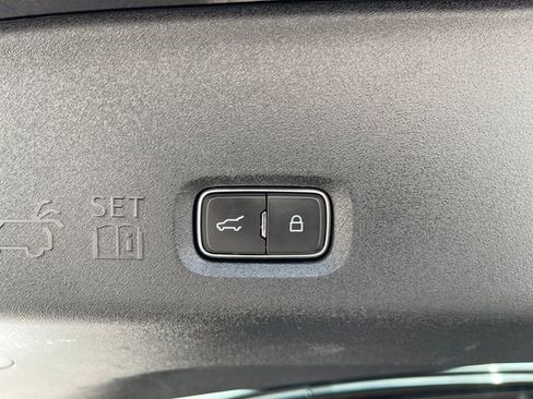 Used 2025 Ford Expedition Active AWD/4WD image 37