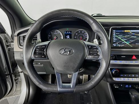 Used 2018 Hyundai Sonata Limited image 13