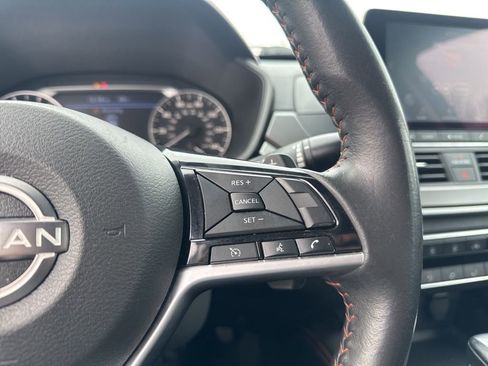 Used 2024 Nissan Altima 2.5 SR image 17