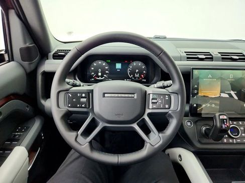 New 2026 Land Rover Defender 130 X-Dynamic SE image 21