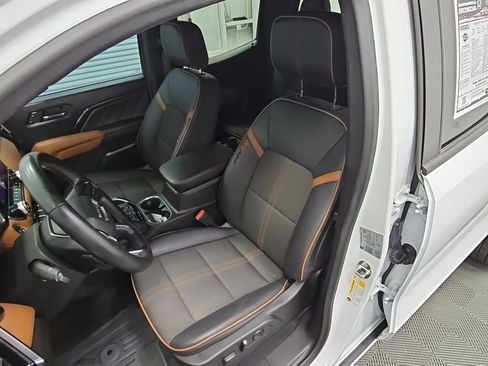 Used 2023 GMC Canyon AT4 w/ Canyon Safety Plus Package image 28