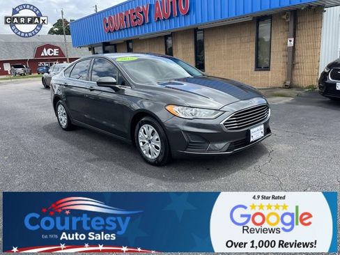 Used 2019 Ford Fusion S image 1