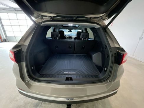 Used 2018 Chevrolet Equinox Premier image 24