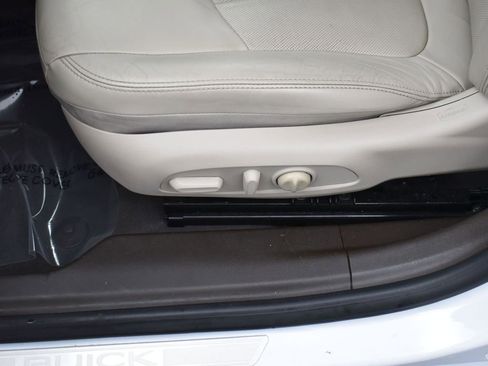 Used 2017 Buick LaCrosse Essence image 12