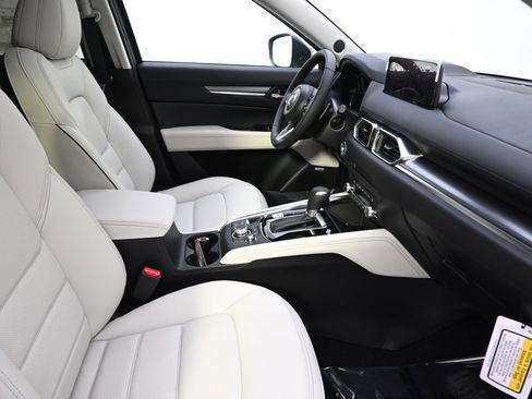 New 2025 MAZDA CX-5 AWD 2.5 S w/ Premium Plus Pkg image 16
